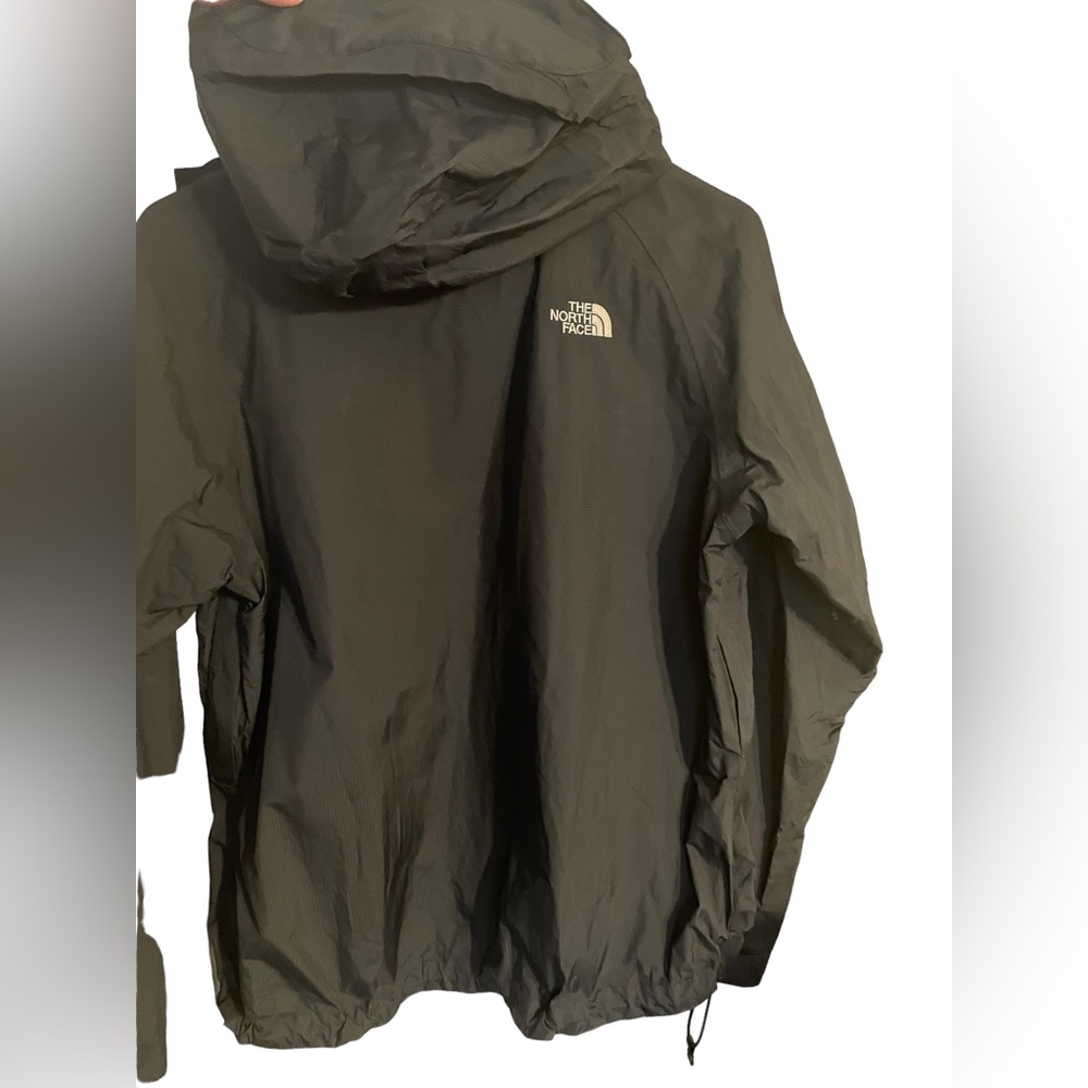 NWOT black North Face raincoat with hood Brand new worn a handful of times - Picture 2 of 10